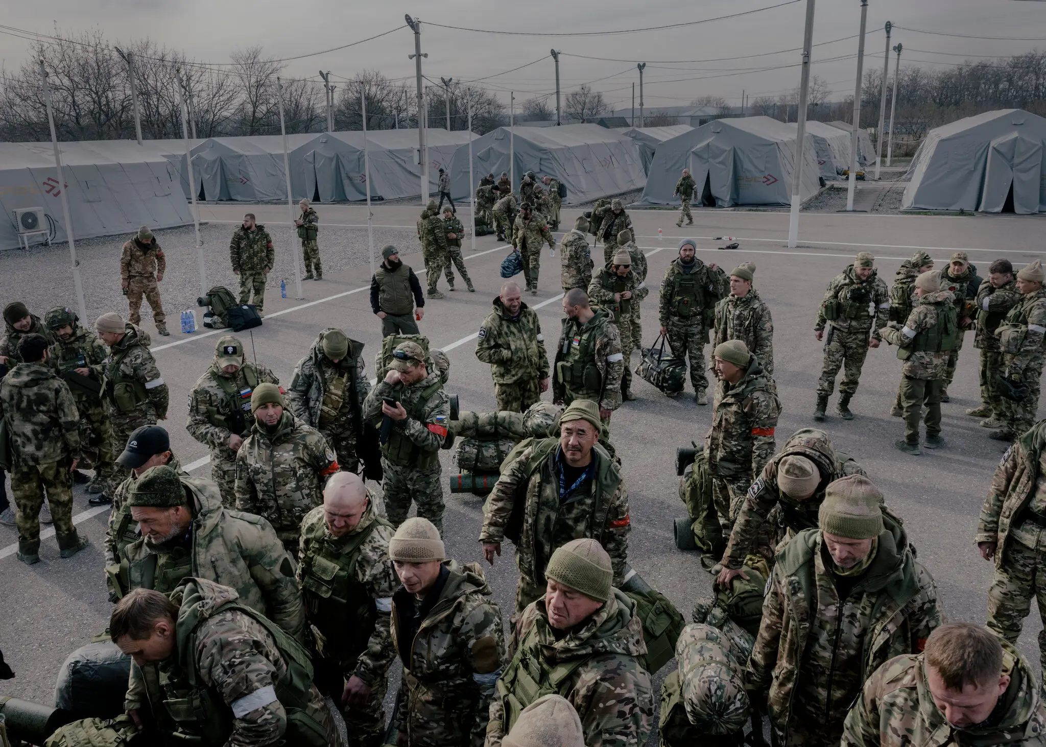 Солдати, які були набрані з усієї Росії в Російський університет спецназу Кадирова в грудні в Гудермесі, Чечня. Співробітники розвідки кажуть, що немає надії на те, що Росія розпочне серйозні переговори щодо припинення війни в Україні